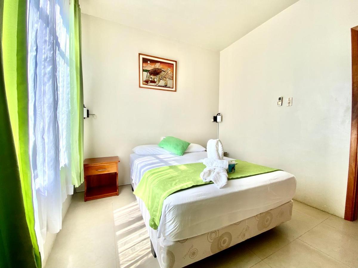 Hotel El Rincon De George à Puerto Villamil Extérieur photo
