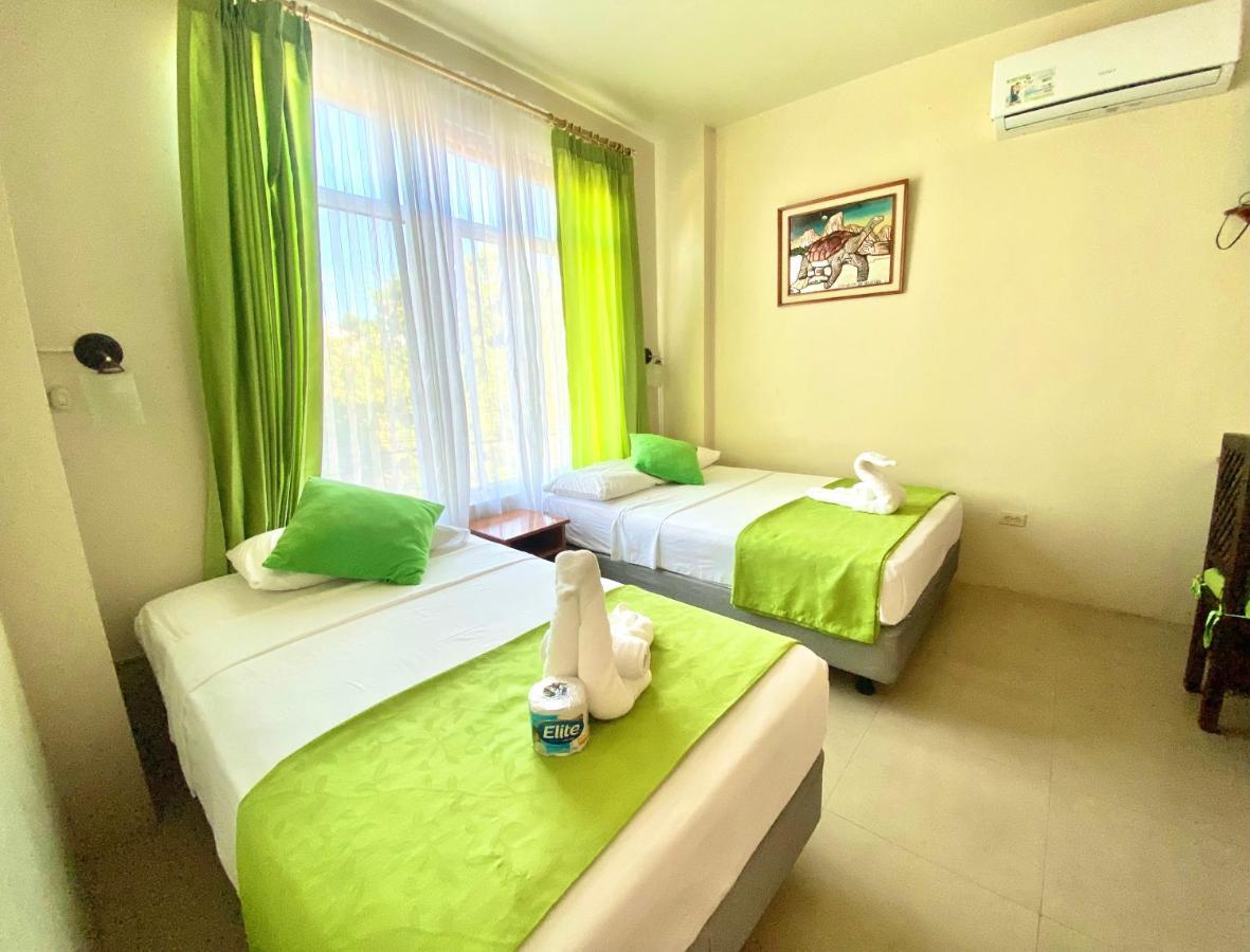 Hotel El Rincon De George à Puerto Villamil Extérieur photo